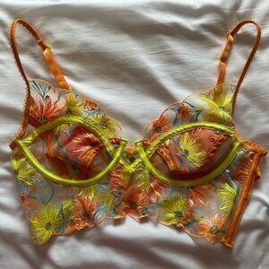 Victoria Secrets Waterlilly Embroidery Bustier